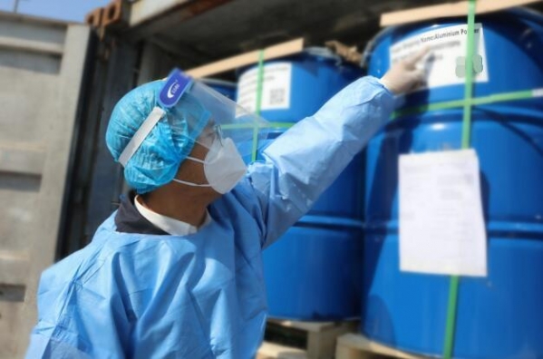 大窑湾海关查获未报检出口危险化学品64吨-2.jpg