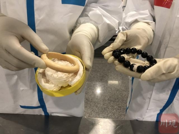 换着花样非法带象牙制品入境，这一次成都海关又“猎奇”了-2.jpg