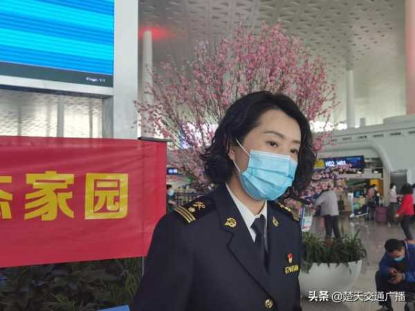 武汉海关开展“全民国家安全教育日”暨“海关口岸生物安全日”主题宣传活动-5.jpg