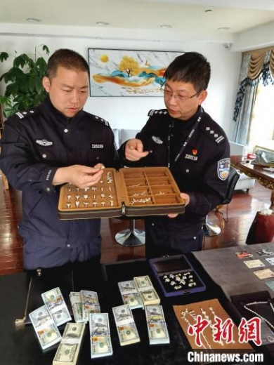 上海海关破获走私进口钻石案 案值超4000万-1.jpg