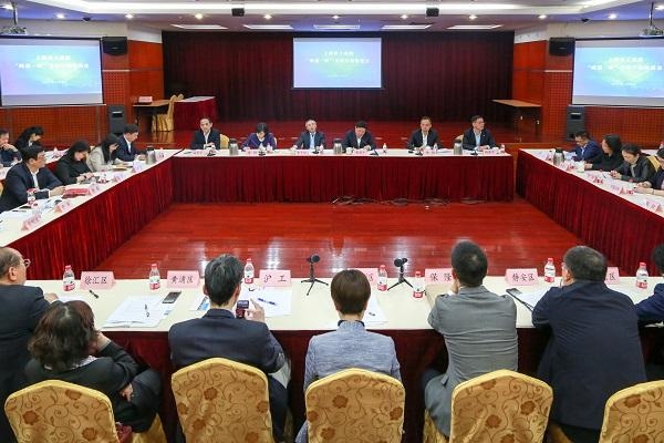 推进“两送一防”专项行动 市工商联与进出口银行、中国信保签约合作-1.jpg