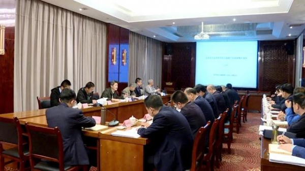 中国振华进出口有限公司来我市考察-2.jpg